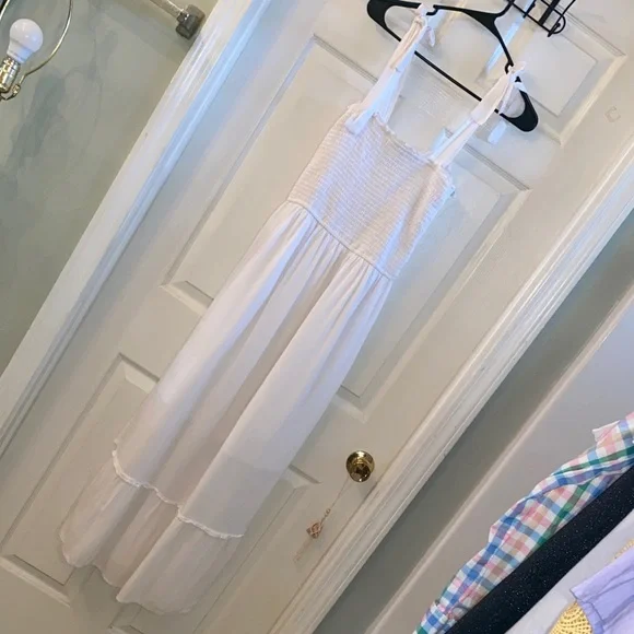 ZESICA White Flowy Maxi Dress - Picture 3 of 13